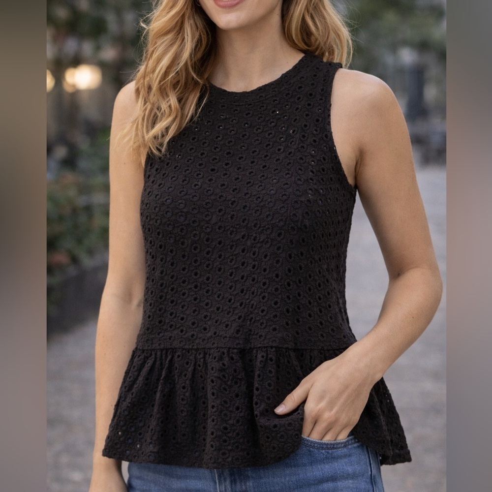 Aritzia Wilfred Black Eyelet Peplum Top XXS Sleeveless